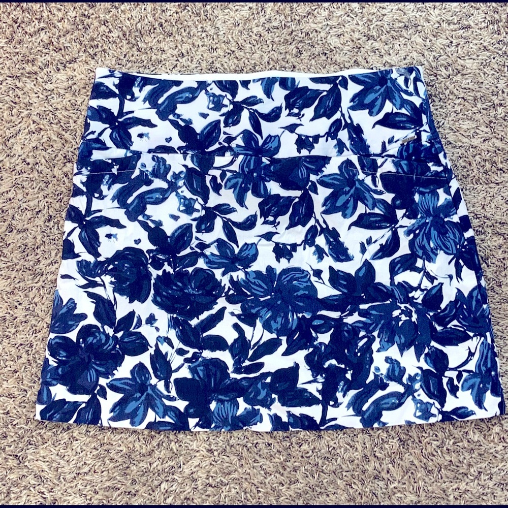 NWOT Flower pattern XL skirt stretchy SC &CO